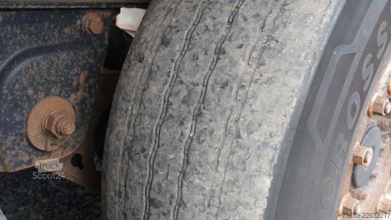 شبه مقطورة بمنصة عمل KÖGEL SN24 Plattform Liftachse SAF-Achsen Rungen