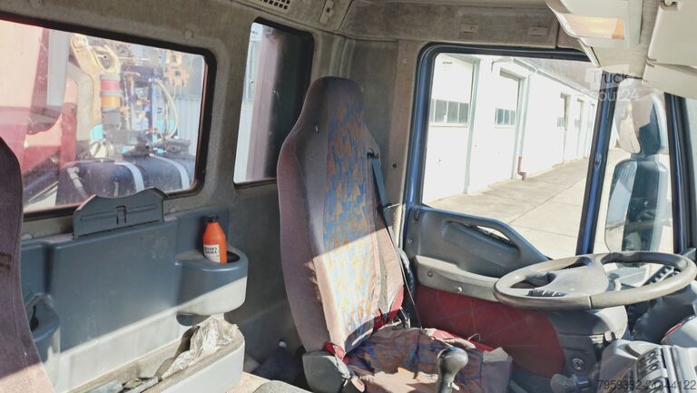 кран, монтиран на камион Iveco Trakker