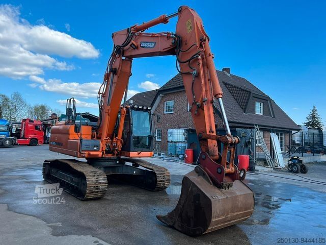 Excavatrice à chaînes DOOSAN DX 225 Kettenbagger Verstellausleger,Klima