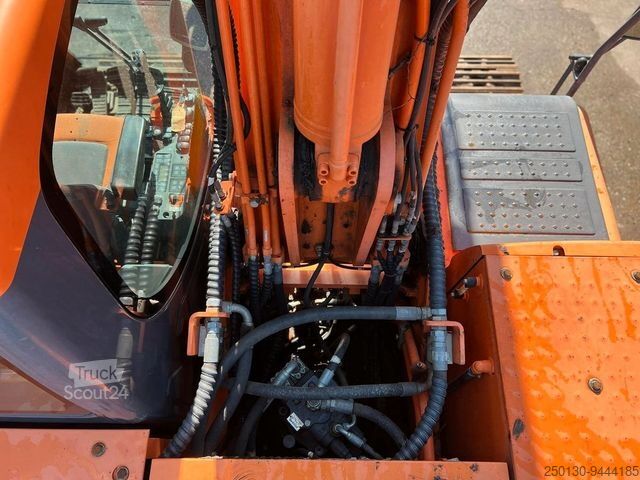 Excavatrice à chaînes DOOSAN DX 225 Kettenbagger Verstellausleger,Klima