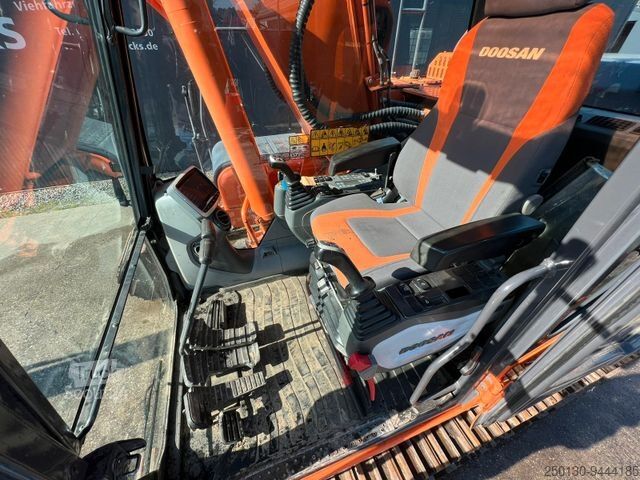 Excavatrice à chaînes DOOSAN DX 225 Kettenbagger Verstellausleger,Klima