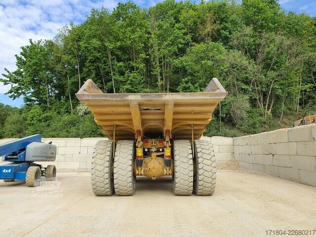 самосвал Caterpillar 775G