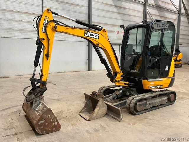 Minikoparka JCB 8026