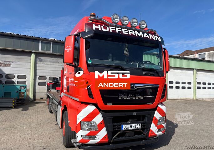 Ladbil med lad MAN TGX 26.510