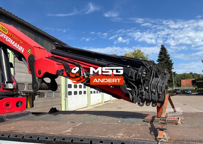 Ladbil med lad MAN TGX 26.510