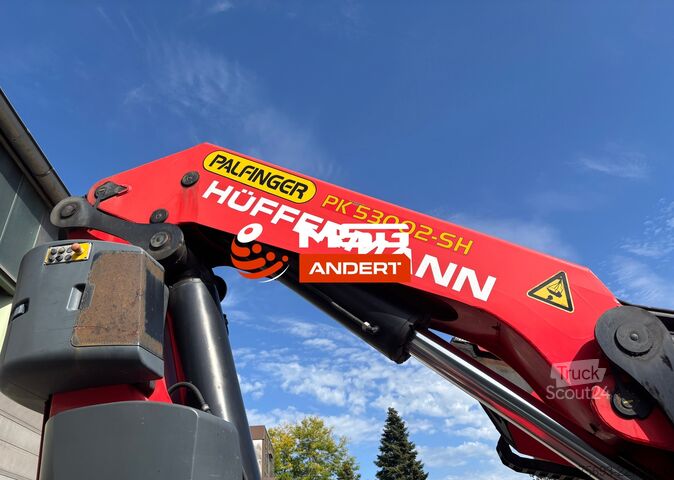 Ladbil med lad MAN TGX 26.510
