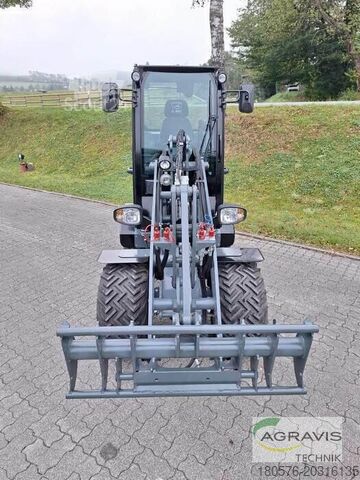 Yardlader Giant G2300 HD