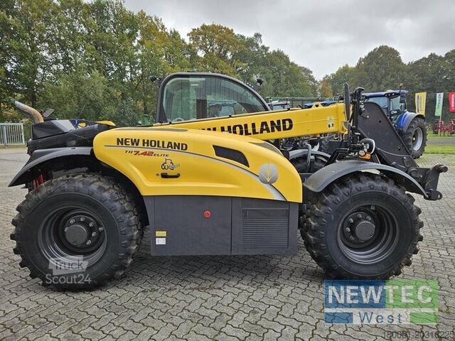 Telescopic loader New Holland TH 7.42 ELITE