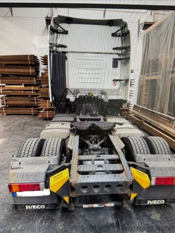 Tractora standard IVECO 460