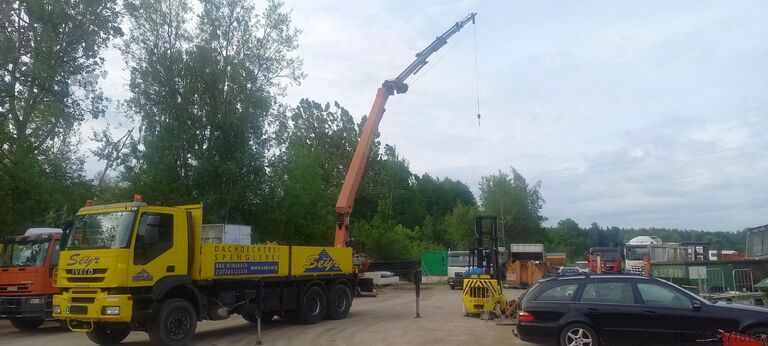 Grua montada em camião IVECO Autokran