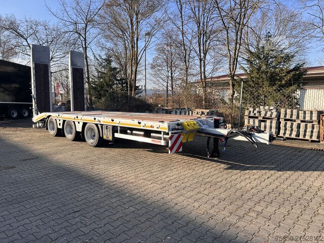 Dieplader oplegger Möslein TT 34 Zugrohr Gerade  34 t GG Tridem- Tieflader 3 Achs, gelenktNeufahrzeug
