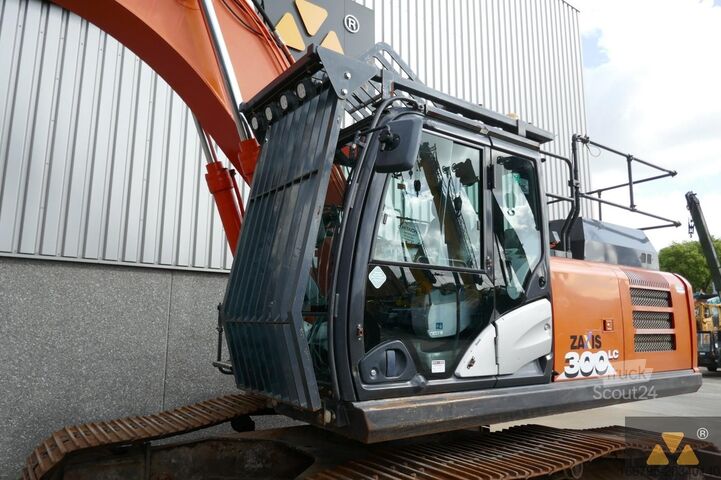Rupsgraafmachine Hitachi ZX300LC-6