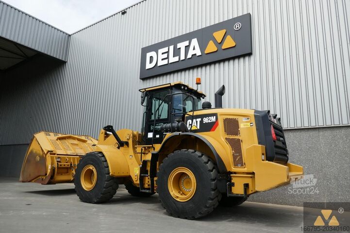 Utovarivač točkova Caterpillar 962M