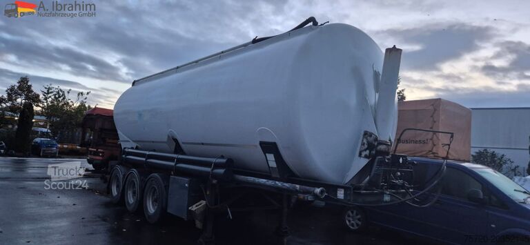 Silo oplegger Kässbohrer SSK 42 | 1 Kammer | 42 m³ | Kippsilo | 1 x Liftachse | Scheibenbremse