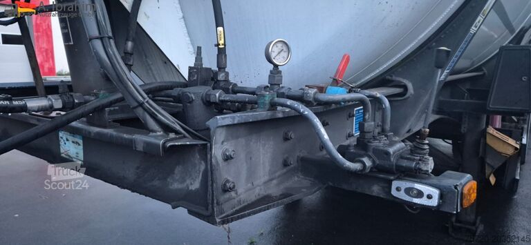Silo oplegger Kässbohrer SSK 42 | 1 Kammer | 42 m³ | Kippsilo | 1 x Liftachse | Scheibenbremse