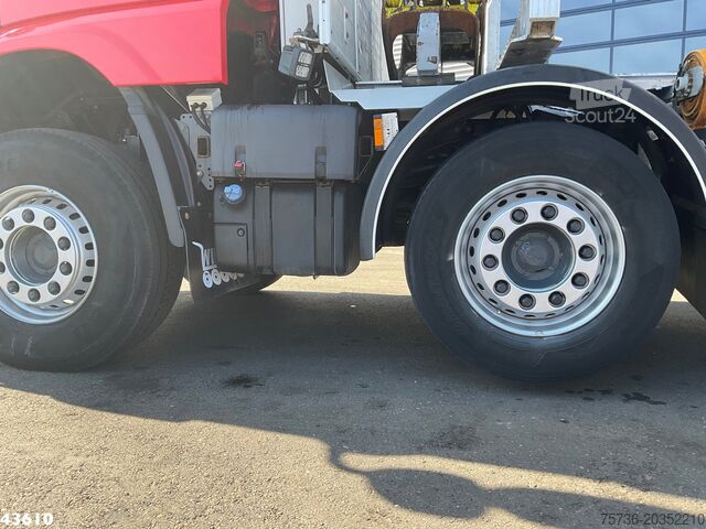 Camion-grue DAF FAD XF 530 8x4 Holzkran