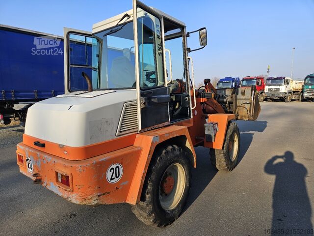 Loader Scheff 833