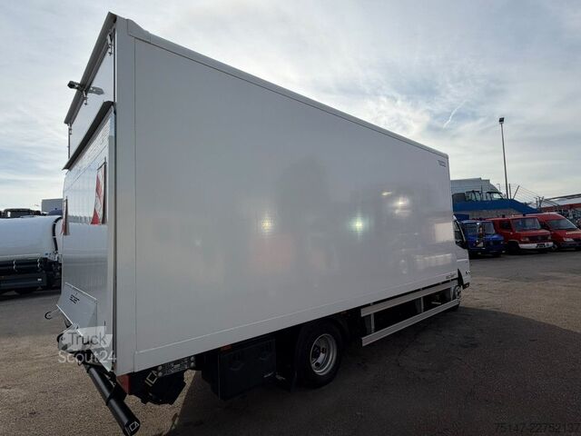 Fourgon tôlé FUSO eCanter 7C18e Elektro Klima 3-Sitzer Koffer LBW