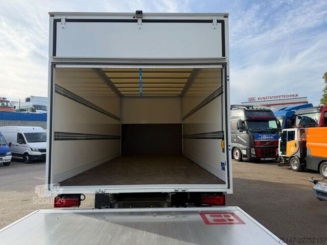 Fourgon tôlé FUSO eCanter 7C18e Elektro Klima 3-Sitzer Koffer LBW