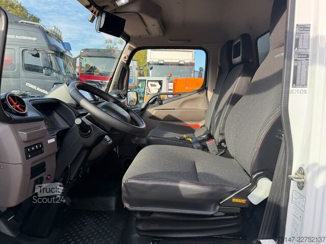Fourgon tôlé FUSO eCanter 7C18e Elektro Klima 3-Sitzer Koffer LBW