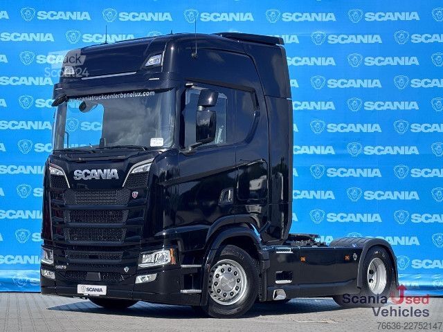 Tractor estándar Scania S 590 A4x2NA RETARDER V8 DIFF-L LED