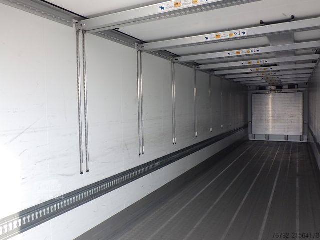 Semirremolque frigorífico SCHMITZ CARGOBULL SKO 24/L V7 Doppelst./Trennwand vorber./617 Std.