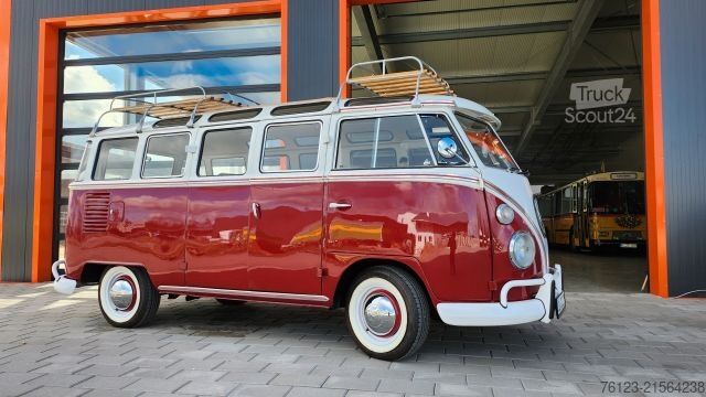 Minibus VW T 1 Samba mit Safarifenster