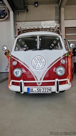 Minibus VW T 1 Samba mit Safarifenster