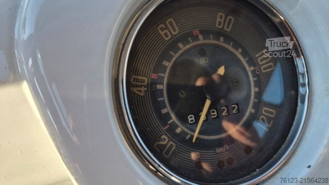 Minibus VW T 1 Samba mit Safarifenster