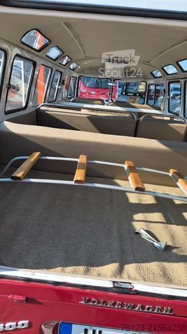 Minibus VW T 1 Samba mit Safarifenster