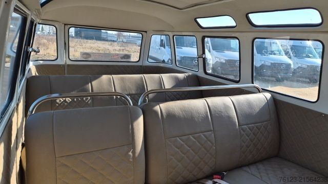 Minibus VW T 1 Samba mit Safarifenster