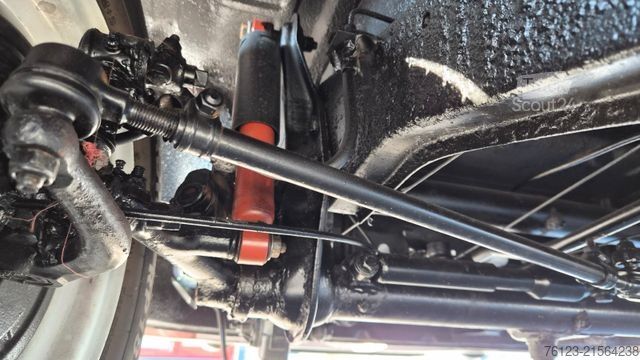 Minibus VW T 1 Samba mit Safarifenster