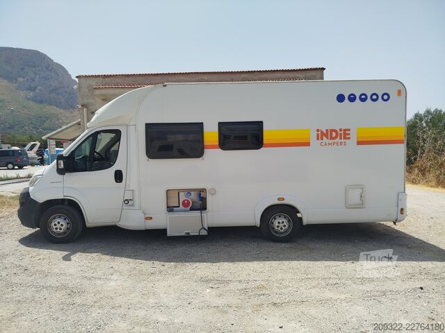 Puoliksi integroitu matkailuauto Fiat Ducato Weinsberg Carasuite 650MF del 2020 | Manuale | Posti letto: 5