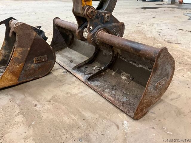 Minikotró Bobcat E 17