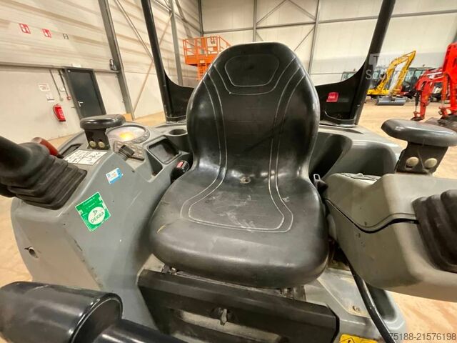 Minikotró Bobcat E 17