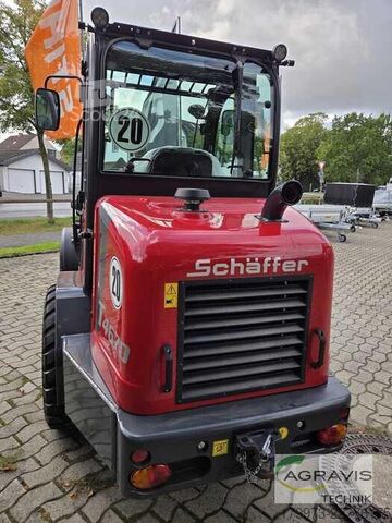 Chargeuse de cour Schäffer 4670 T KABINE