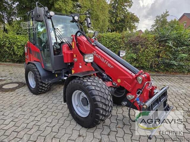 Chargeuse de cour Schäffer 4670 T KABINE