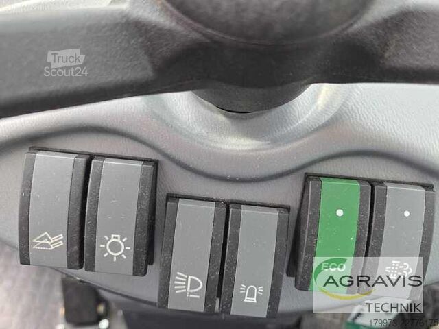 Chargeuse de cour Schäffer 4670 T KABINE