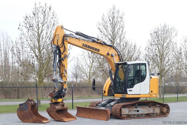 Crawler excavator Liebherr R914 COMPACT STD | ROTOTILT | 2X BUCKET | DOZER...