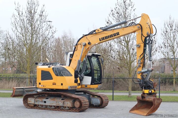 Crawler excavator Liebherr R914 COMPACT STD | ROTOTILT | 2X BUCKET | DOZER...