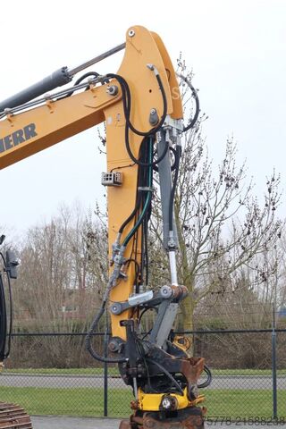 Crawler excavator Liebherr R914 COMPACT STD | ROTOTILT | 2X BUCKET | DOZER...