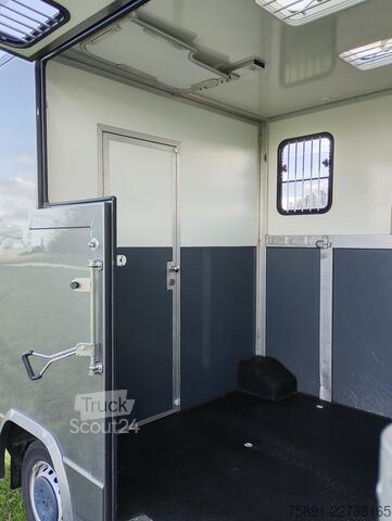 Viehtransporter Renault Nur 20.800KM Klima Tempomat Navigation