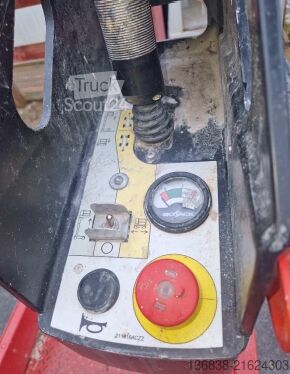 Pracovní plosiny nuzky Skyjack SJ 12 Elektro 5,65 m