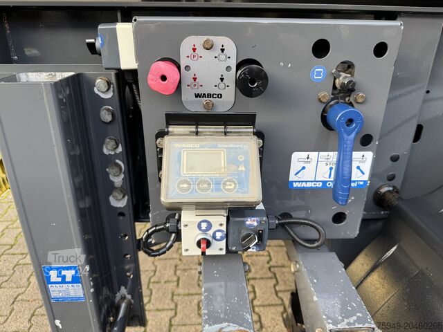 S300CX U-Rockstar 25,9 m³, zvedací náprava Stas S300CX U-Rockstar 25,9m³, Liftachse