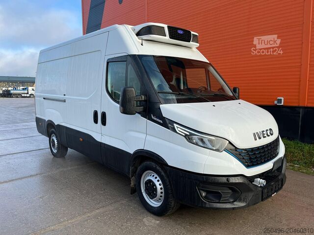 Transport refrigerat/congelat Iveco Daily 35S14N PULSOR 400 / box L=3300 mm