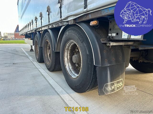 Sliding tarpaulins Vanhool