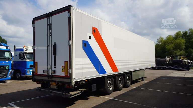 Gekoeld/bevroren transport Schmitz Cargobull 3 AXLE FRIGO TRAILER WITH THERMO KING SLX I BI-...