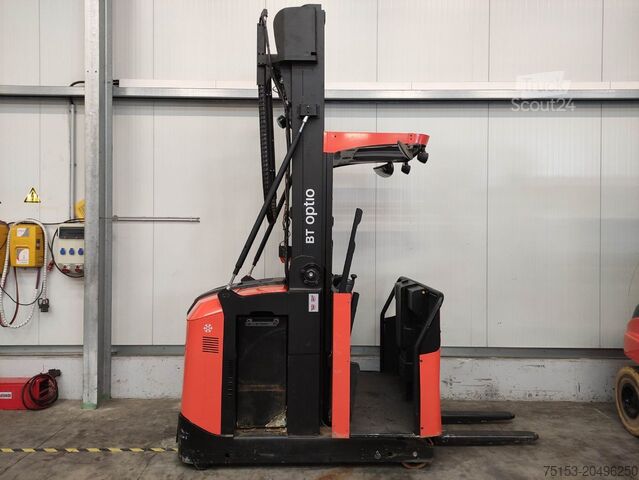 Préparateurs de commandes verticaux BT OME 100 H