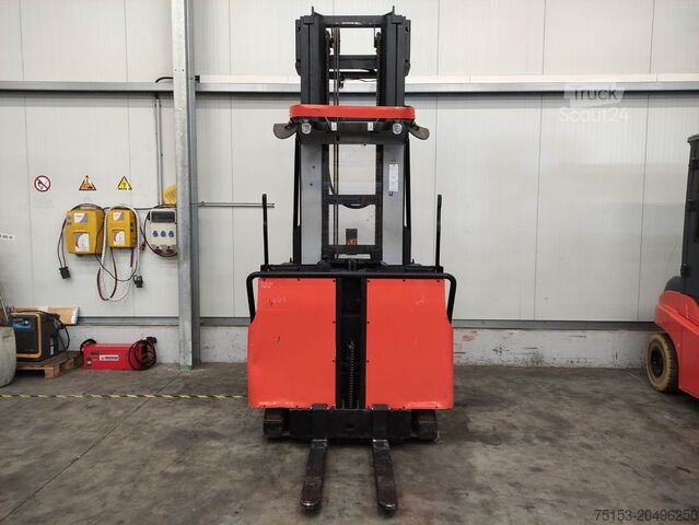 Préparateurs de commandes verticaux BT OME 100 H