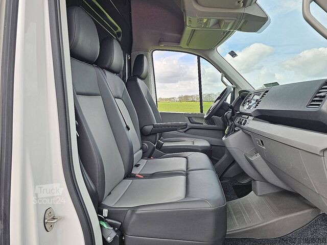 High-roof van VOLKSWAGEN CRAFTER 35 2.0 L3H3 140Pk Automaat!